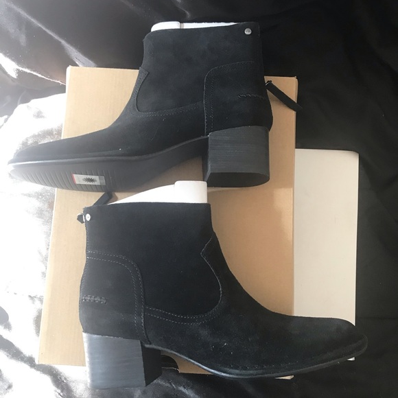 NWT UGG BANDARA ANKLE BOOT - Picture 4 of 6
